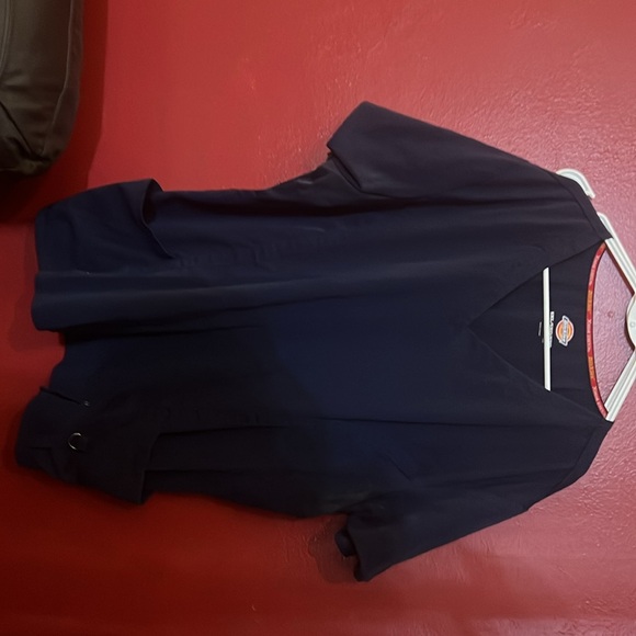 Dickies 5x navy scrub top - Picture 2 of 2